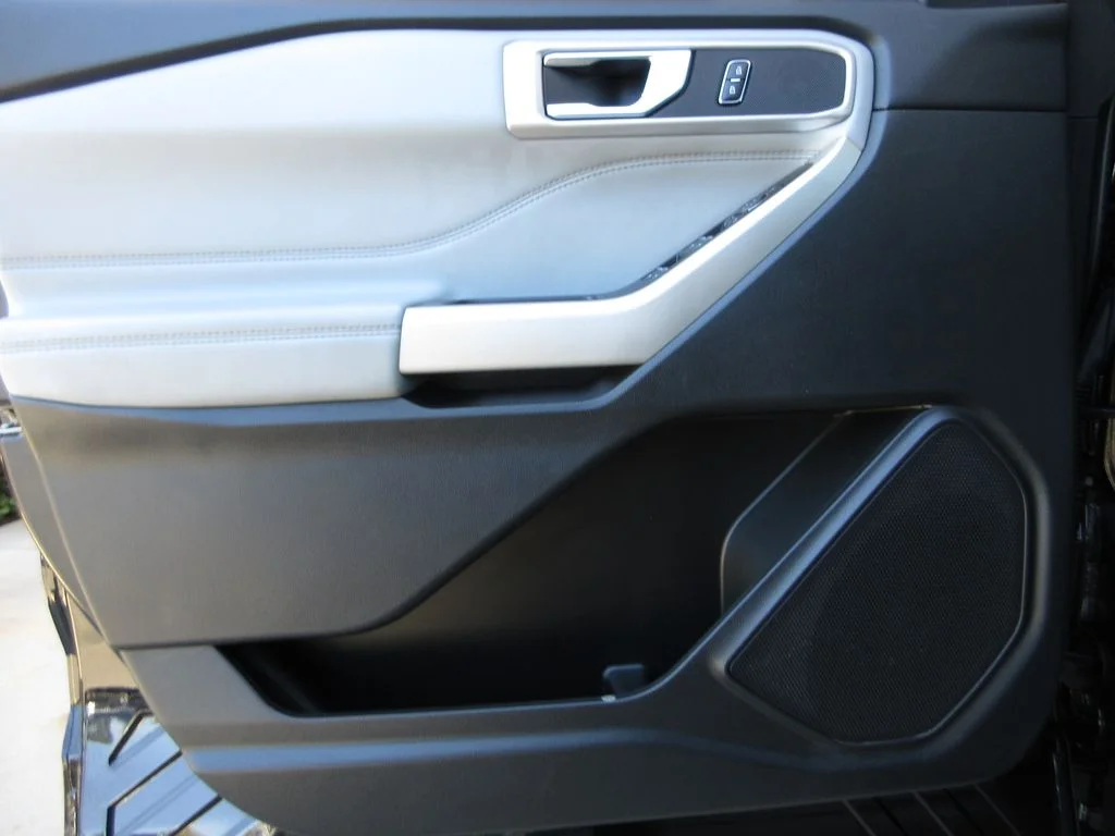 Used 2021 Agate Black Metallic Ford XLT image 9