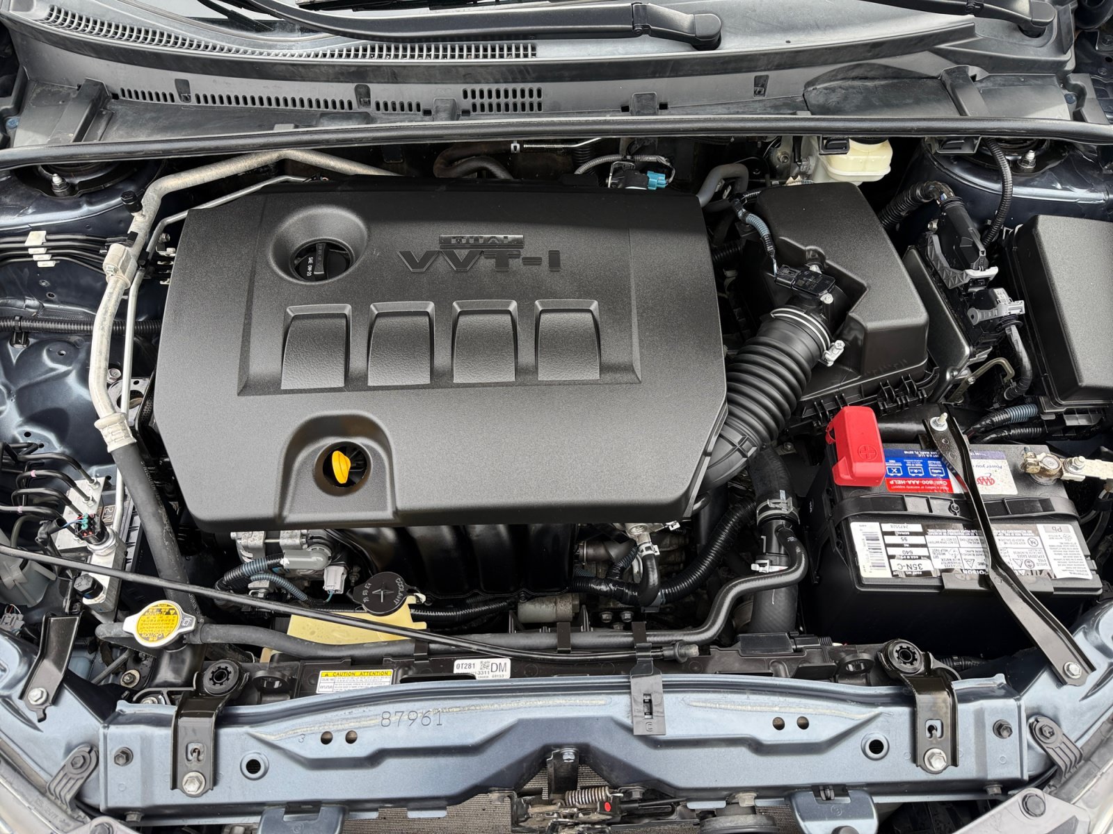 Used 2015 Slate Metallic Toyota LE image 20