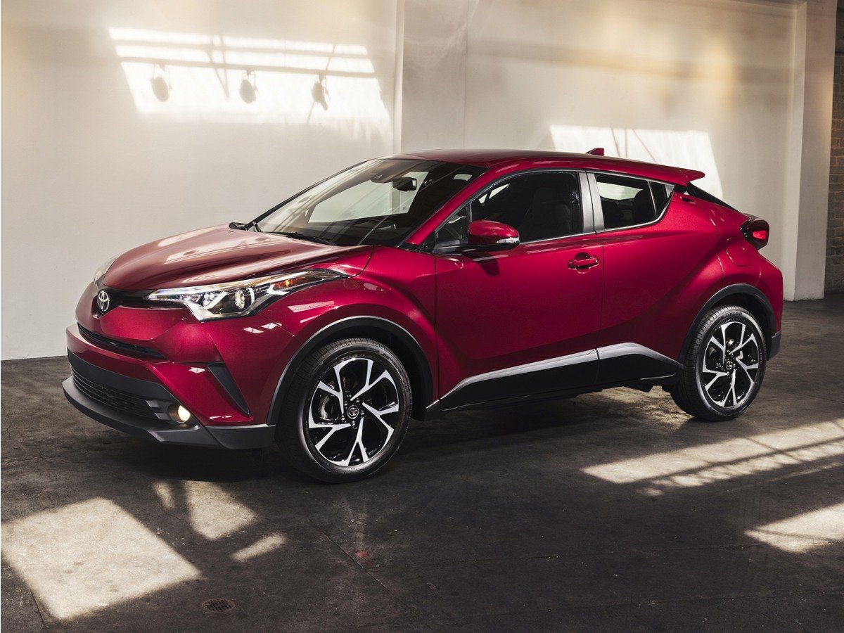 Used 2018 Pearl Toyota XLE image 1