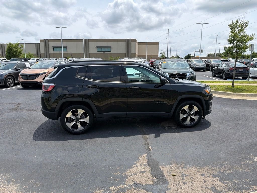 Used 2018 Black Jeep Latitude image 8