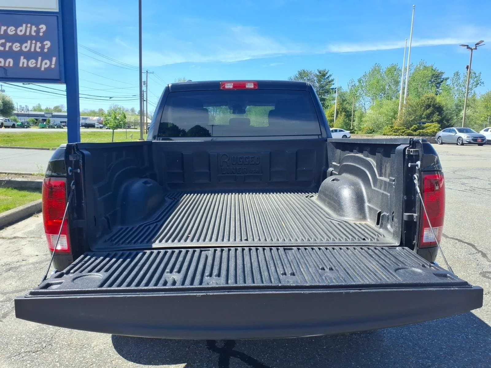 Used 2024 Diamond Black Ram SLT image 11