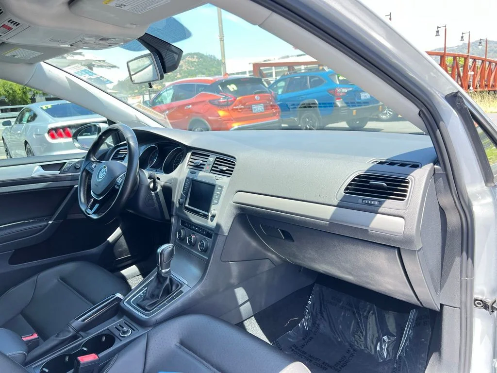 Used 2017 White Volkswagen S image 8