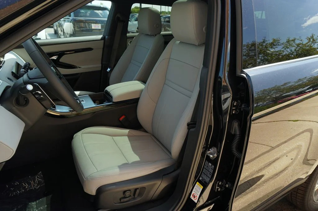 New 2026 Santorini Black Land Rover S image 13
