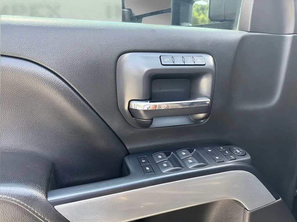 Used 2018 Black Chevrolet LTZ image 17