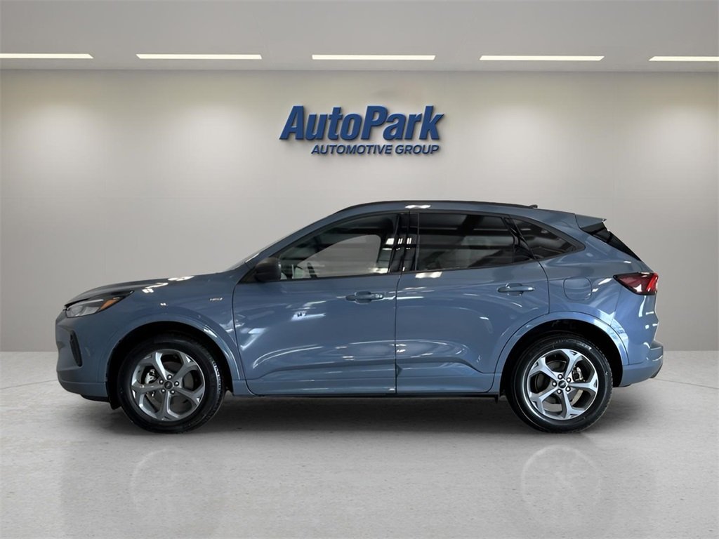 2023 Ford Escape ST-Line photo 4