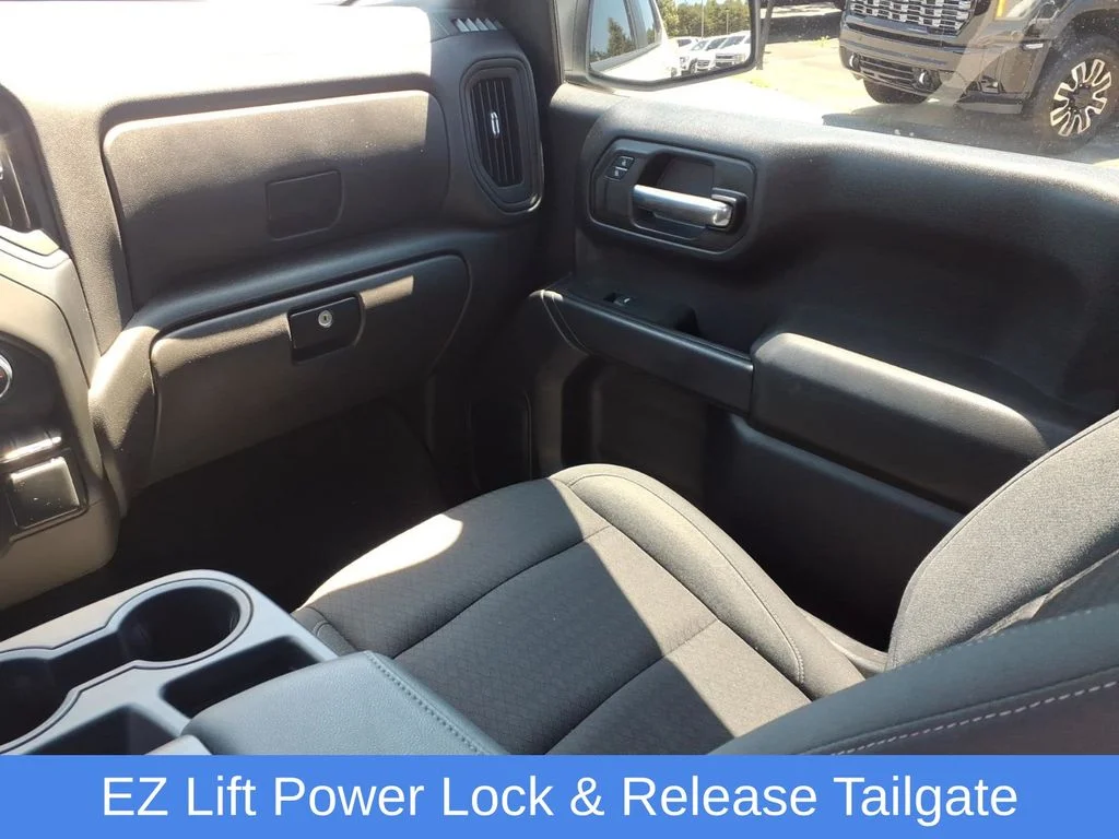 Used 2024 White Chevrolet Custom Trail Boss image 27