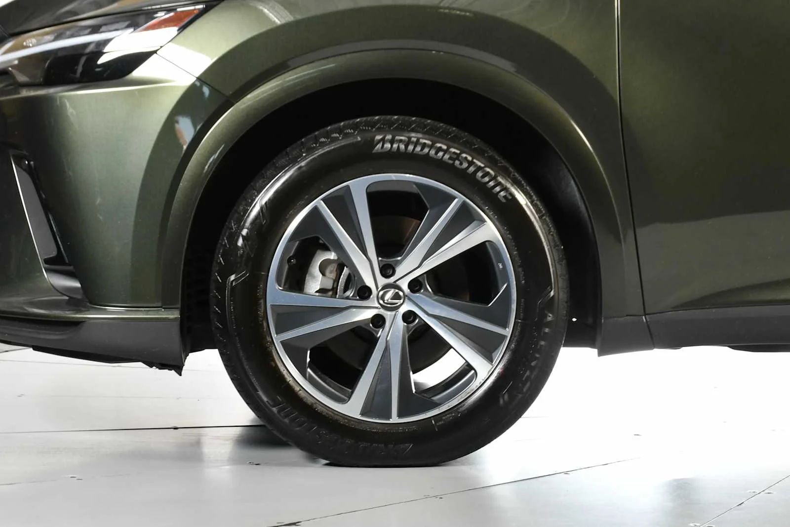 Certified Used 2025 NORI GREEN PEARL Lexus Premium image 12