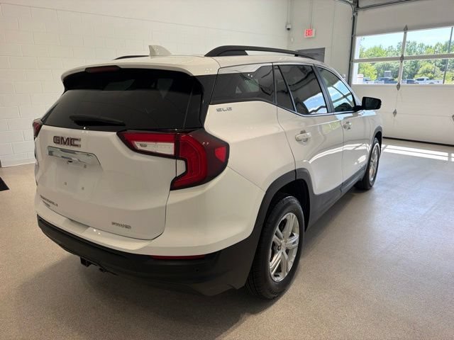 Used 2022 Summit White GMC SLE image 4