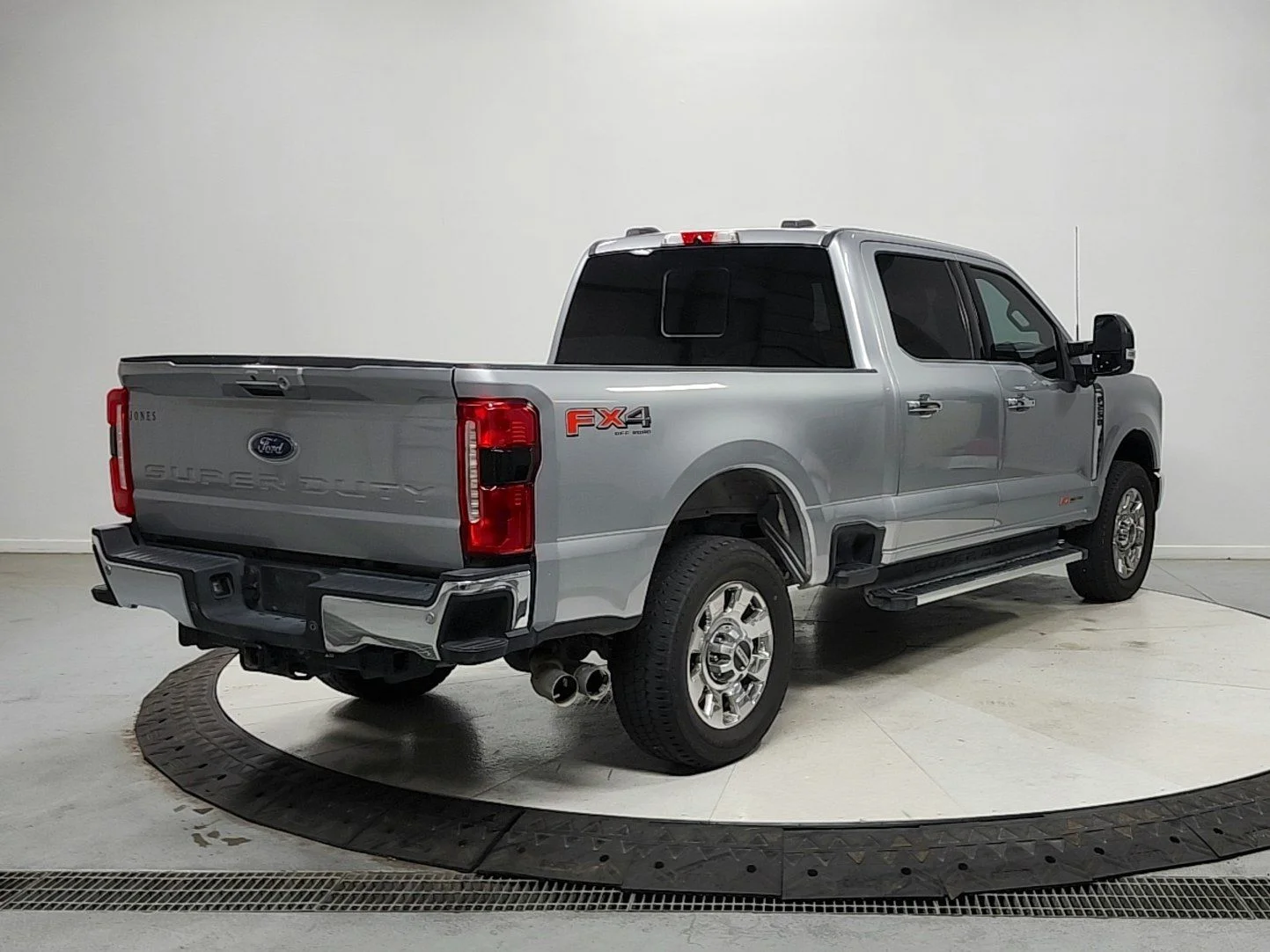 Used 2023 Silver Ford Lariat image 7