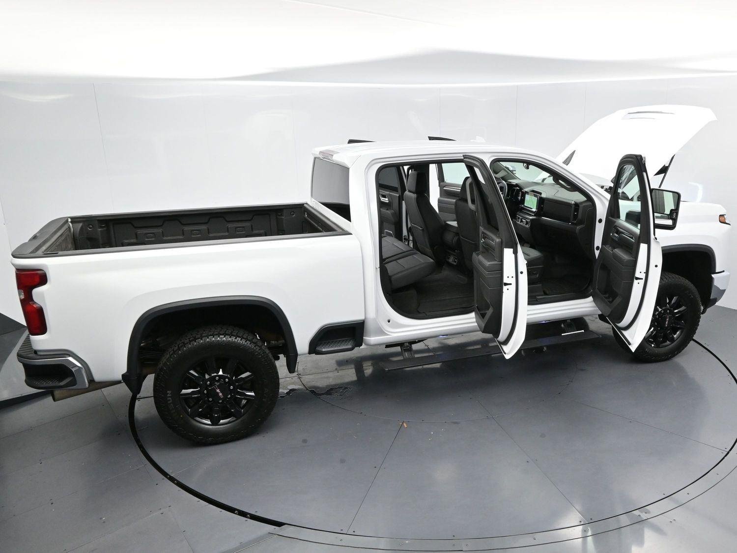 Used 2024 Summit White Chevrolet LTZ image 37