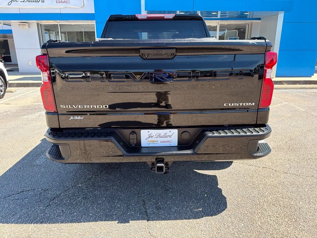 Used 2022 BLACK Chevrolet Custom image 6