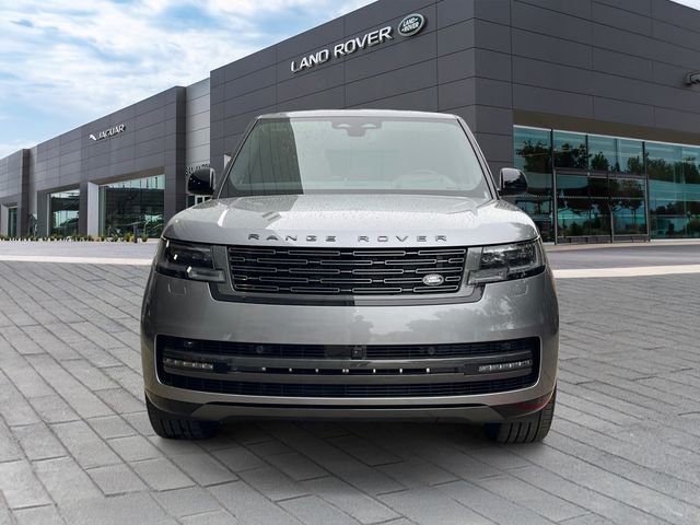New 2026 Eiger Grey Land Rover SE image 8