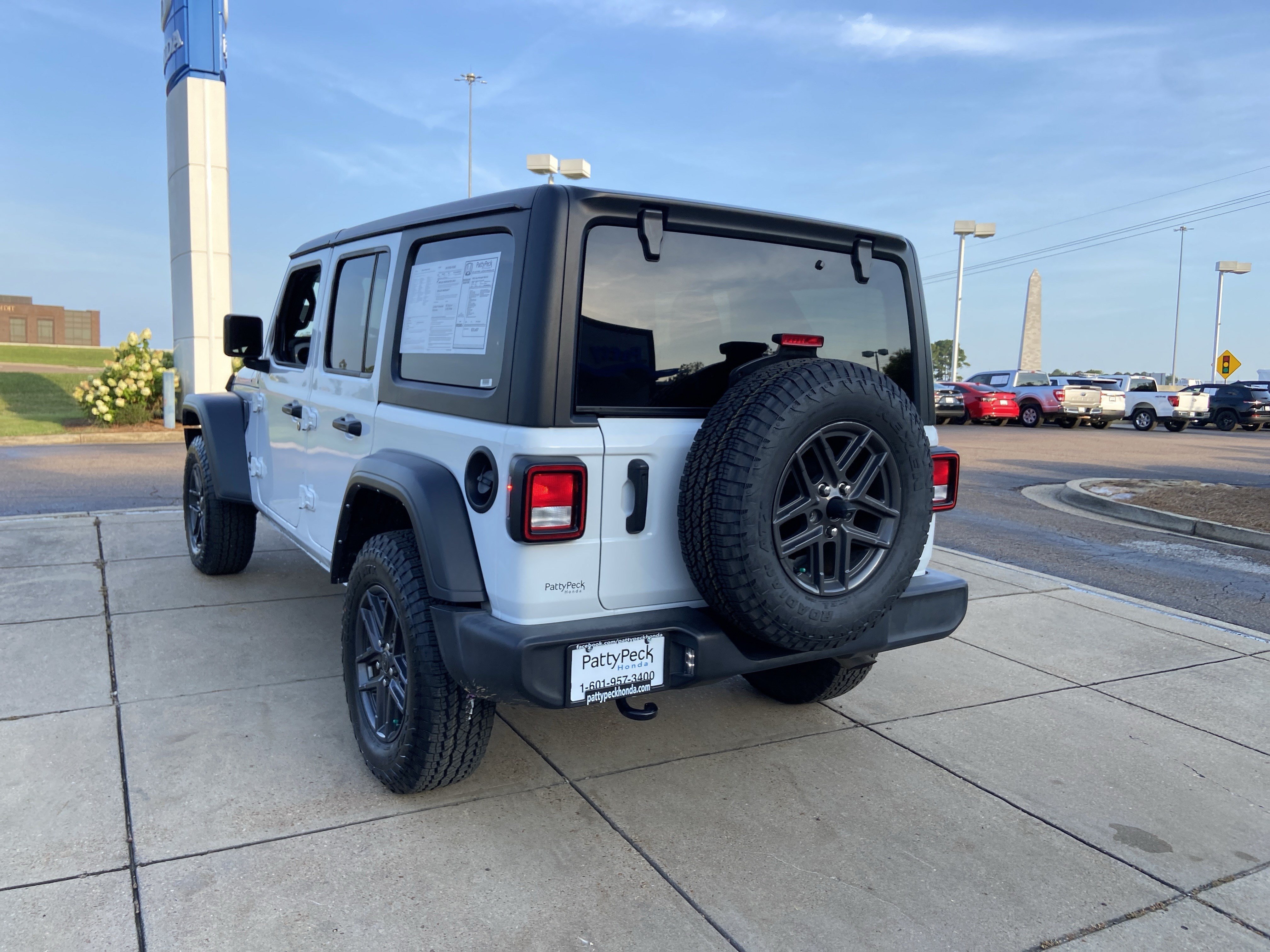 Used 2024 Bright White Clearcoat Jeep Sport S image 9