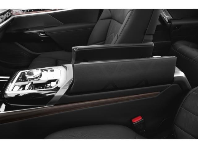 New 2026 Tanzanite Blue II Metallic BMW 760i xDrive image 17