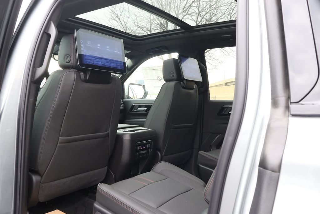 2026 Chevrolet Suburban RST - Photo 41