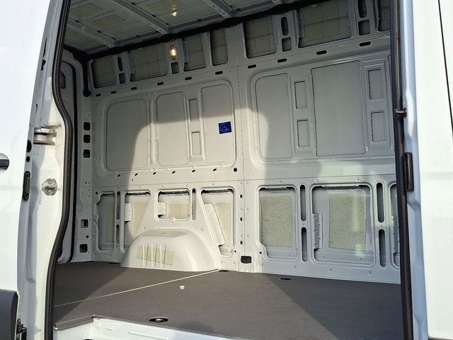 New 2025 Arctic+White Mercedes-Benz Cargo 144 WB image 9