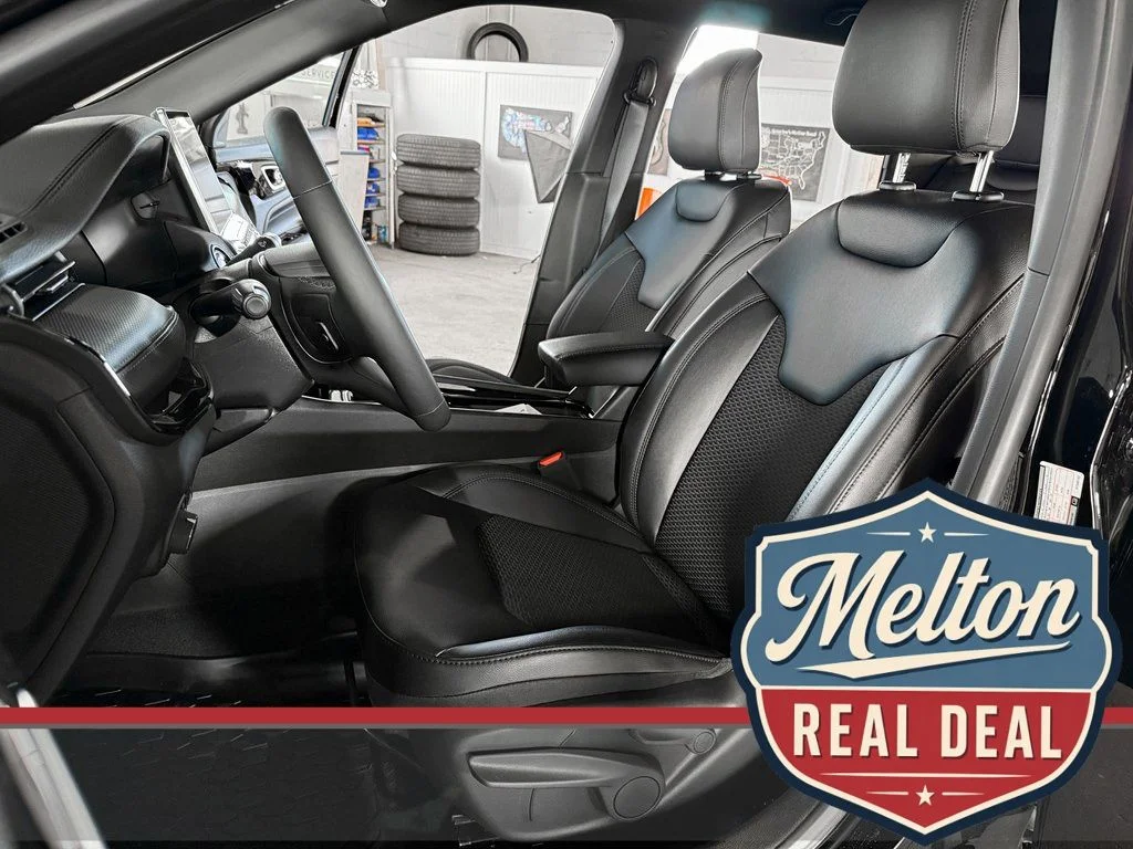 New 2025 Black Jeep Latitude image 22
