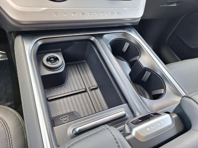 New 2026 Oxford White Ford Active image 42