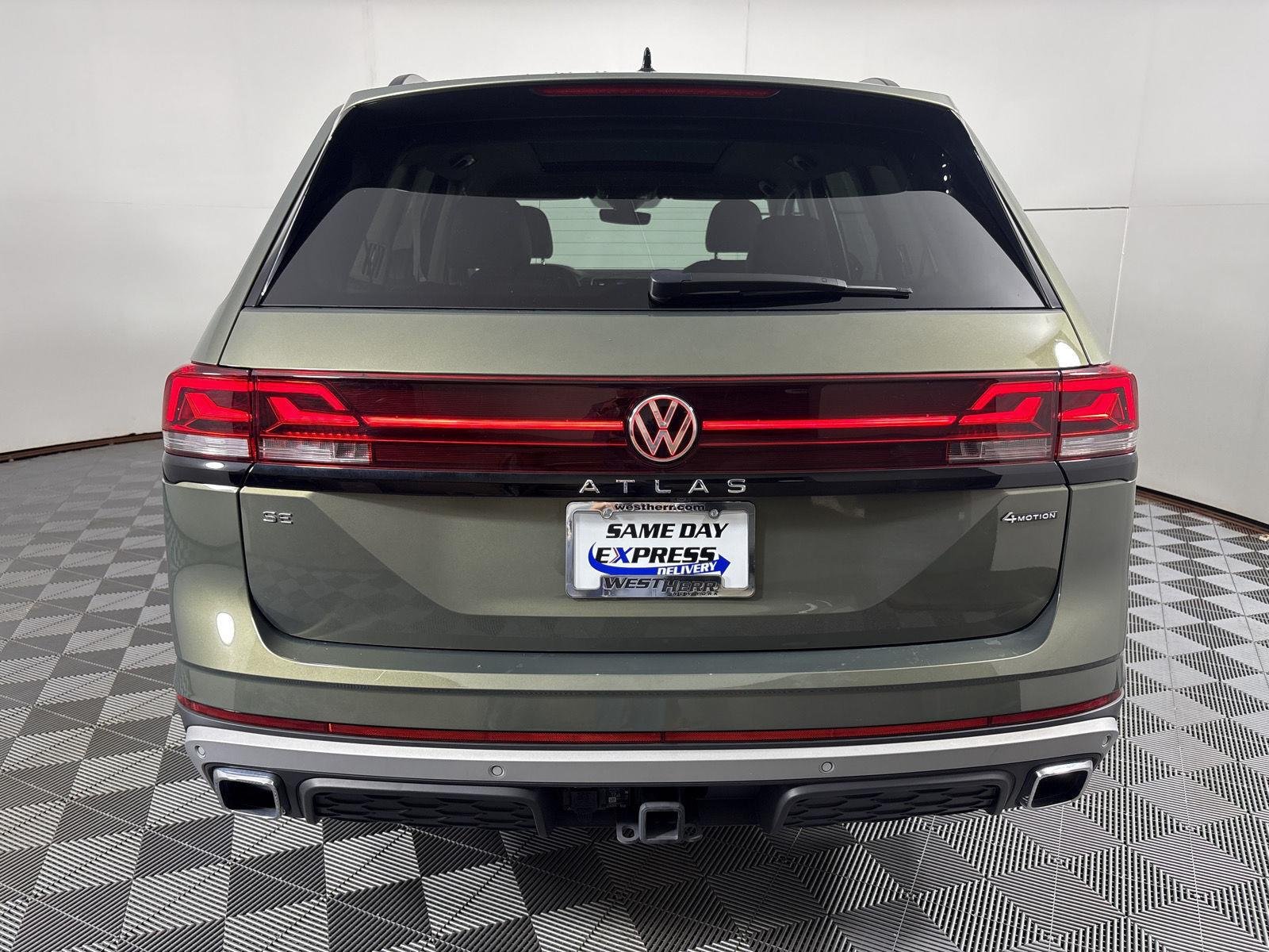 Used 2025 Avocado Green Pearl Volkswagen 2.0T Peak Edition image 21