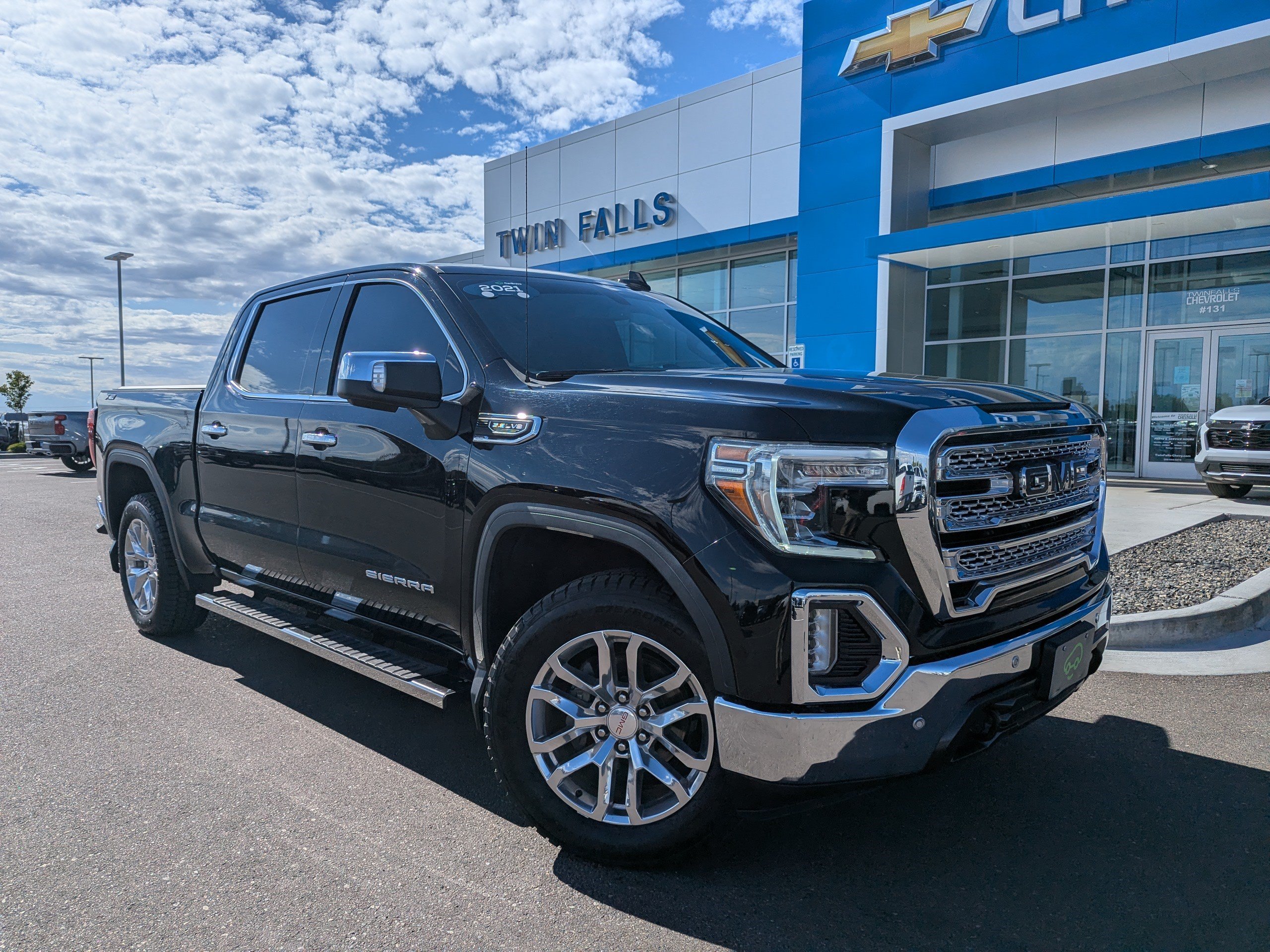 2021 GMC Sierra 4WD Crew Cab Short Box SLT's photo