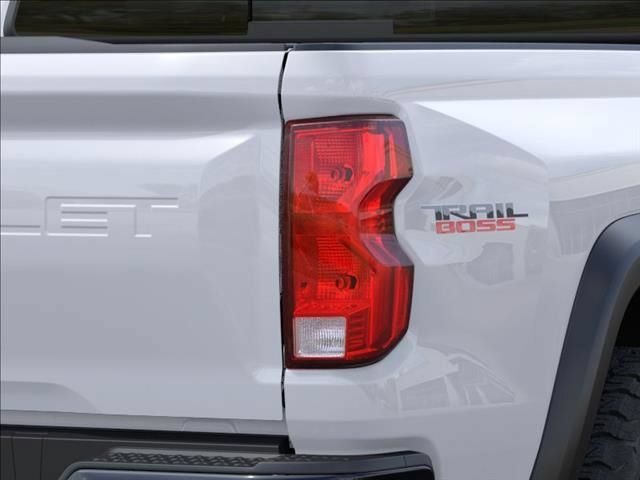 New 2026 Summit White Chevrolet Trail Boss image 11