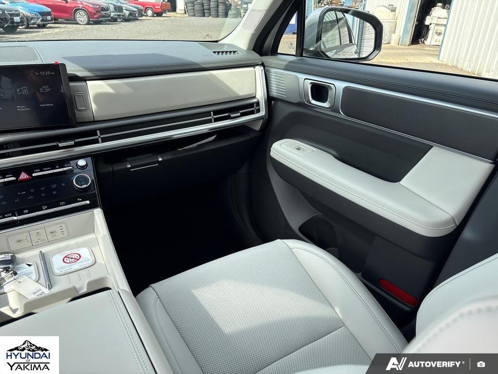 New 2026 Shimmering Silver Hyundai SEL image 25