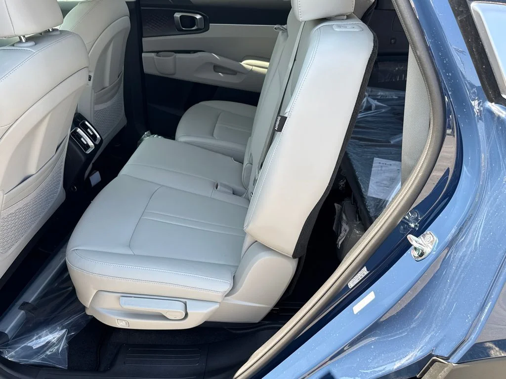 2025 Kia Sorento S - Photo 20