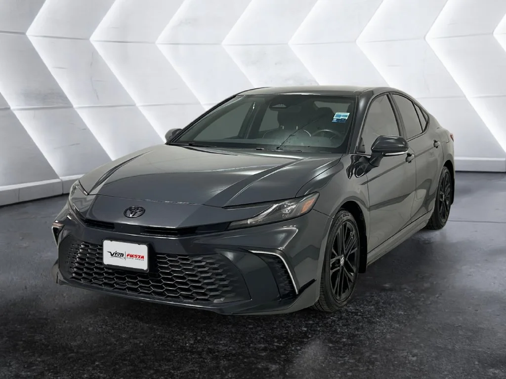 Used 2026  Toyota SE image 3