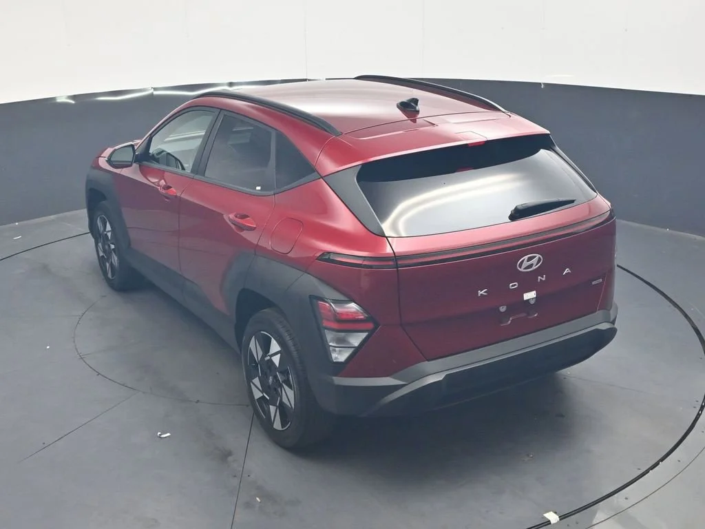 Used 2025 Red Hyundai SEL image 23