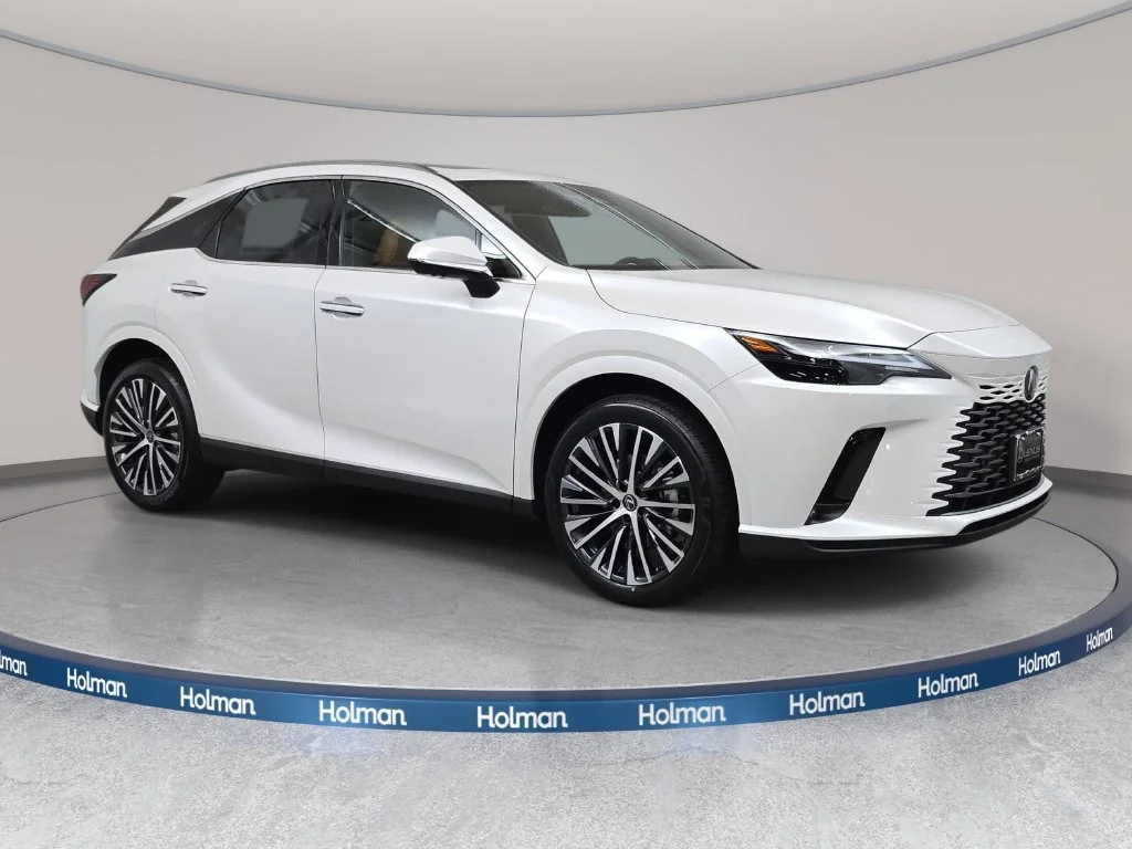 New 2026 Eminent White Pearl Lexus PREMIUM PLUS image 3