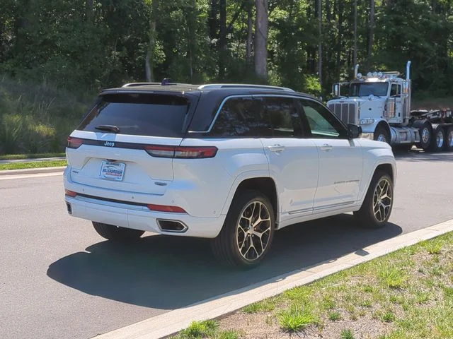 Used 2022 White Jeep Summit Reserve image 13