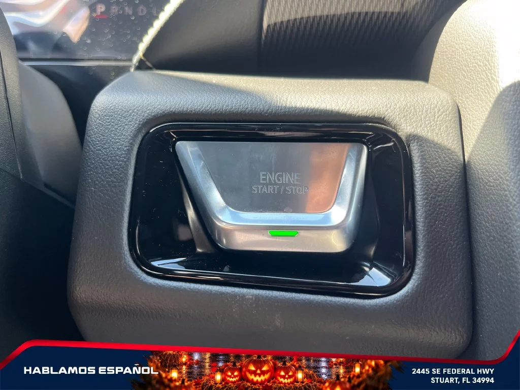 New 2027 Summit White GMC Elevation image 29