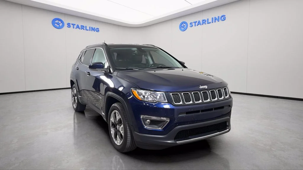 Used 2018  Jeep Limited image 15