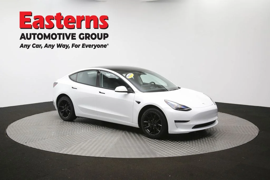 Used 2023 White Tesla Base image 43