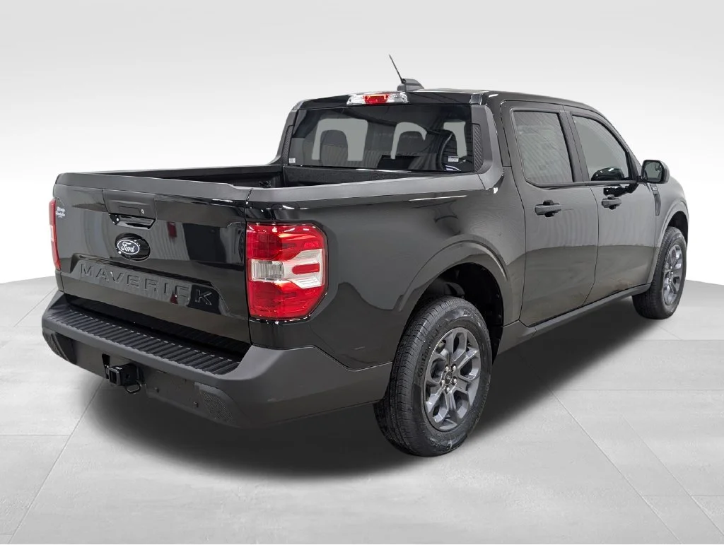 New 2026 Shadow Black Ford XLT image 6