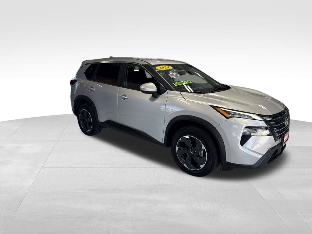 Used 2024 Silver Nissan SV image 11