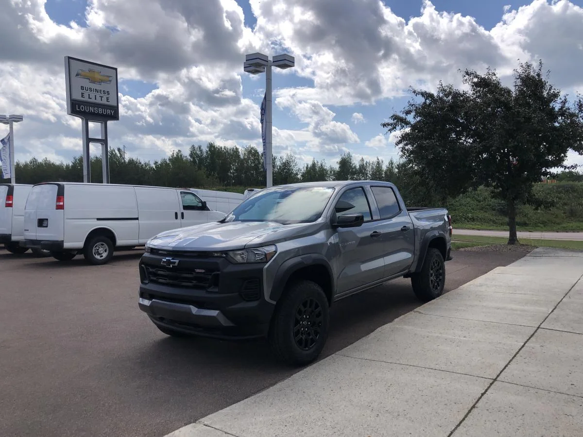New 2026 Grey Chevrolet 4wd Crew Cab Trail image 5