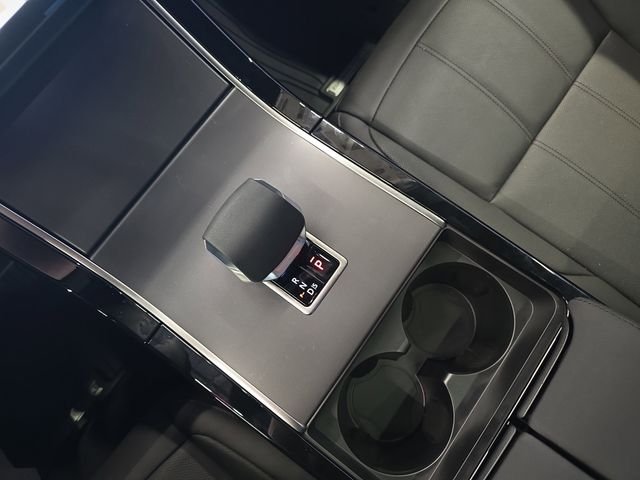 New 2026 Fuji White Land Rover S image 18