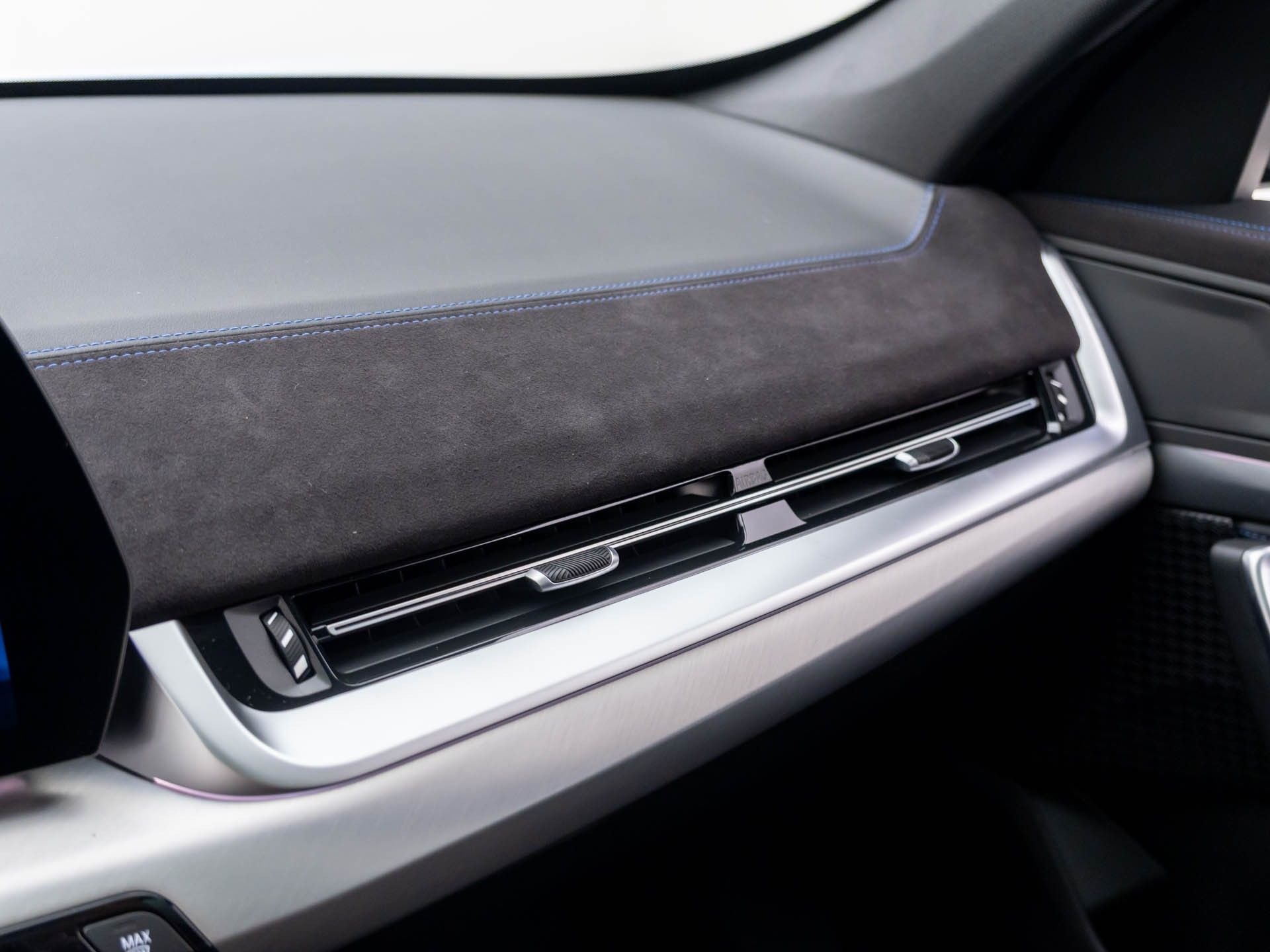 New 2026 Alpine White BMW xDrive28i image 32