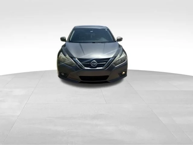 Used 2016 Gray Nissan 3.5 SL image 7