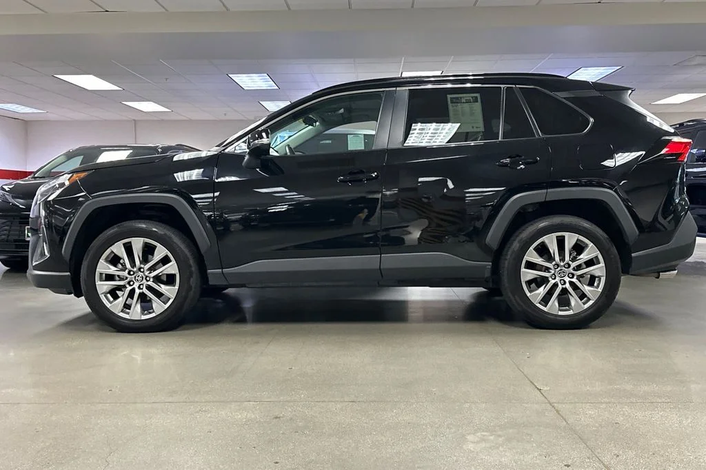 2024 Toyota RAV4 XLE Premium - Photo 7
