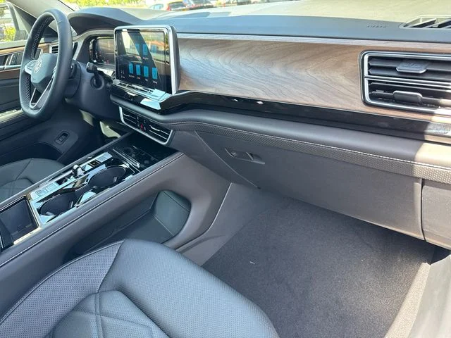 New 2026 Pure Gray Volkswagen 2.0T SE w/Technology image 20