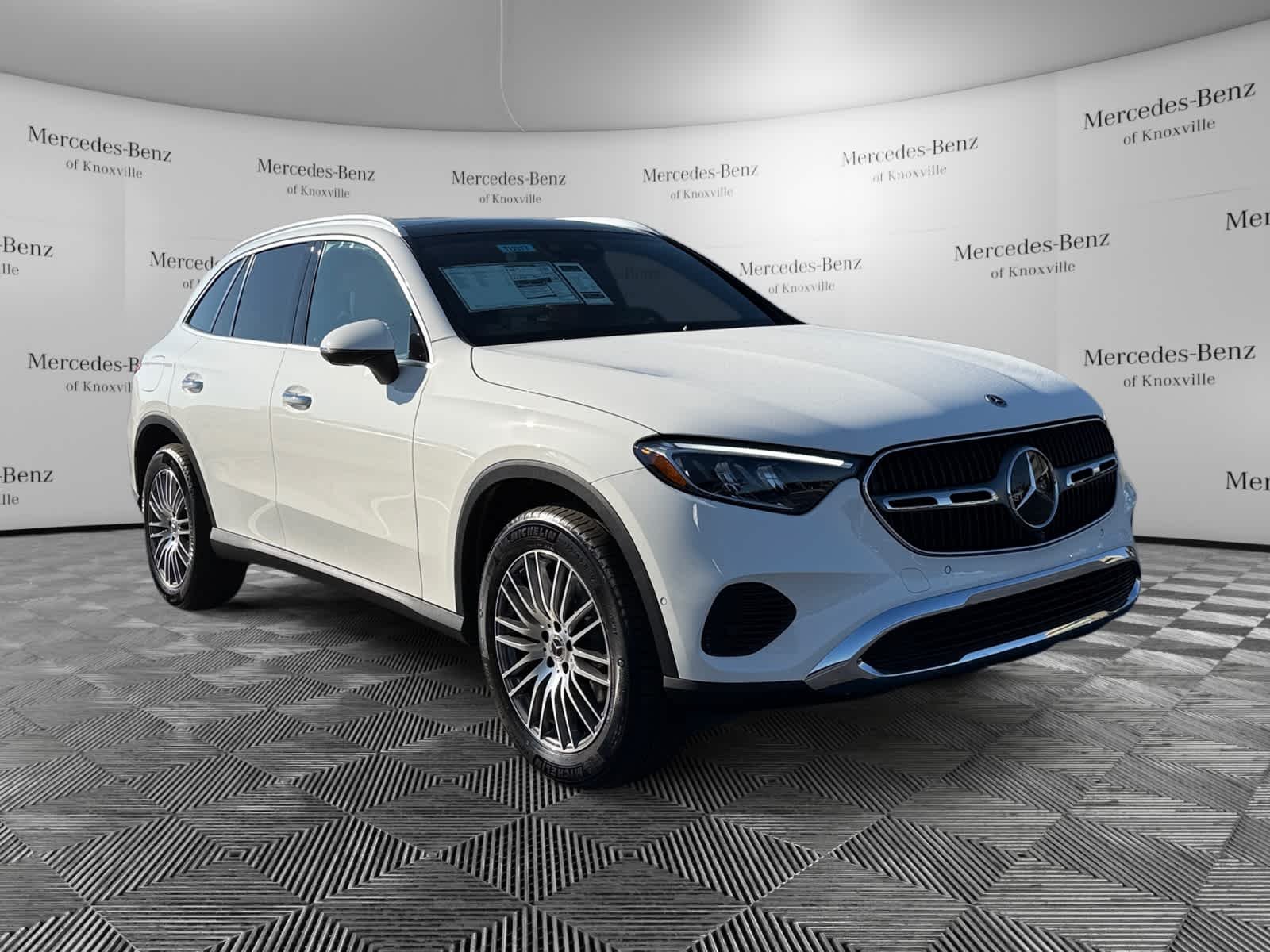 New 2027 Polar White Mercedes-Benz GLC 300 image 7