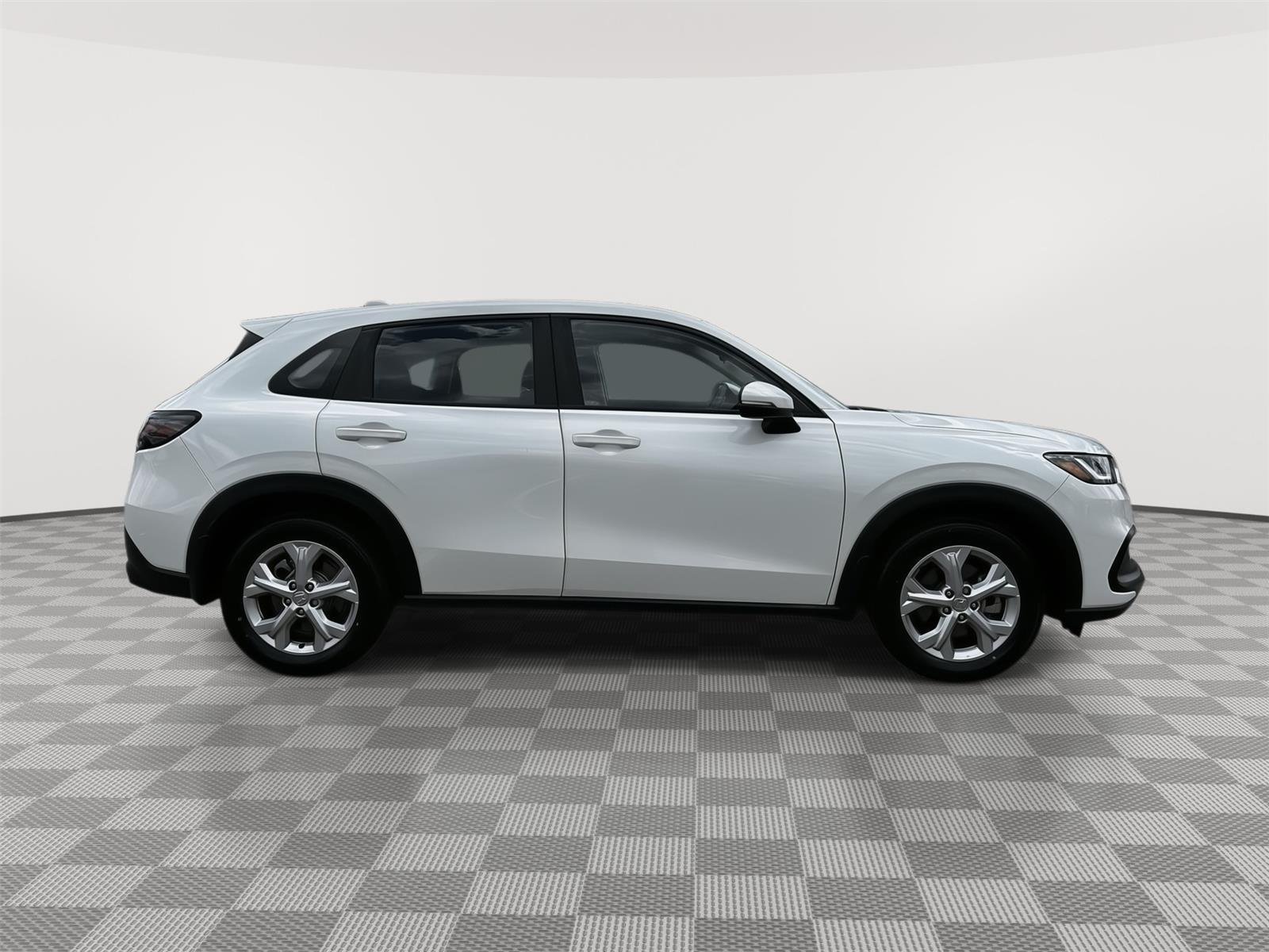 Used 2023 Platinum White Pearl Honda LX image 5