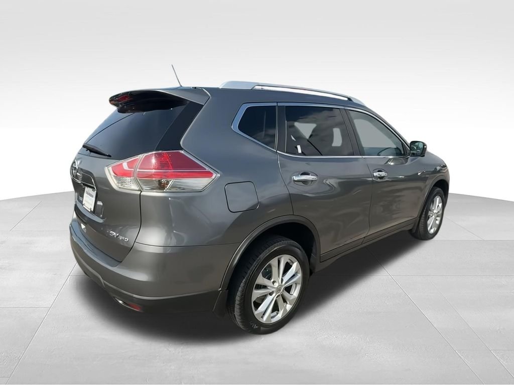 Used 2016 Gray Nissan SV image 8
