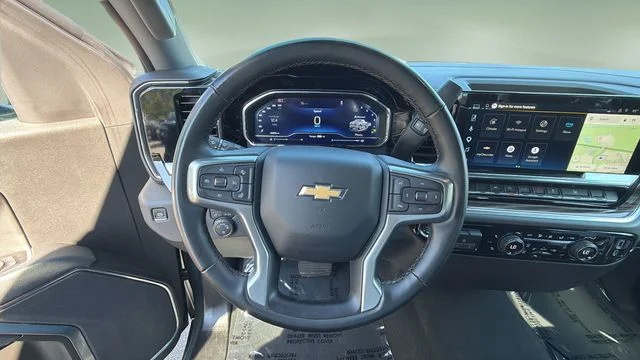 Used 2025 Gray Chevrolet LT image 12