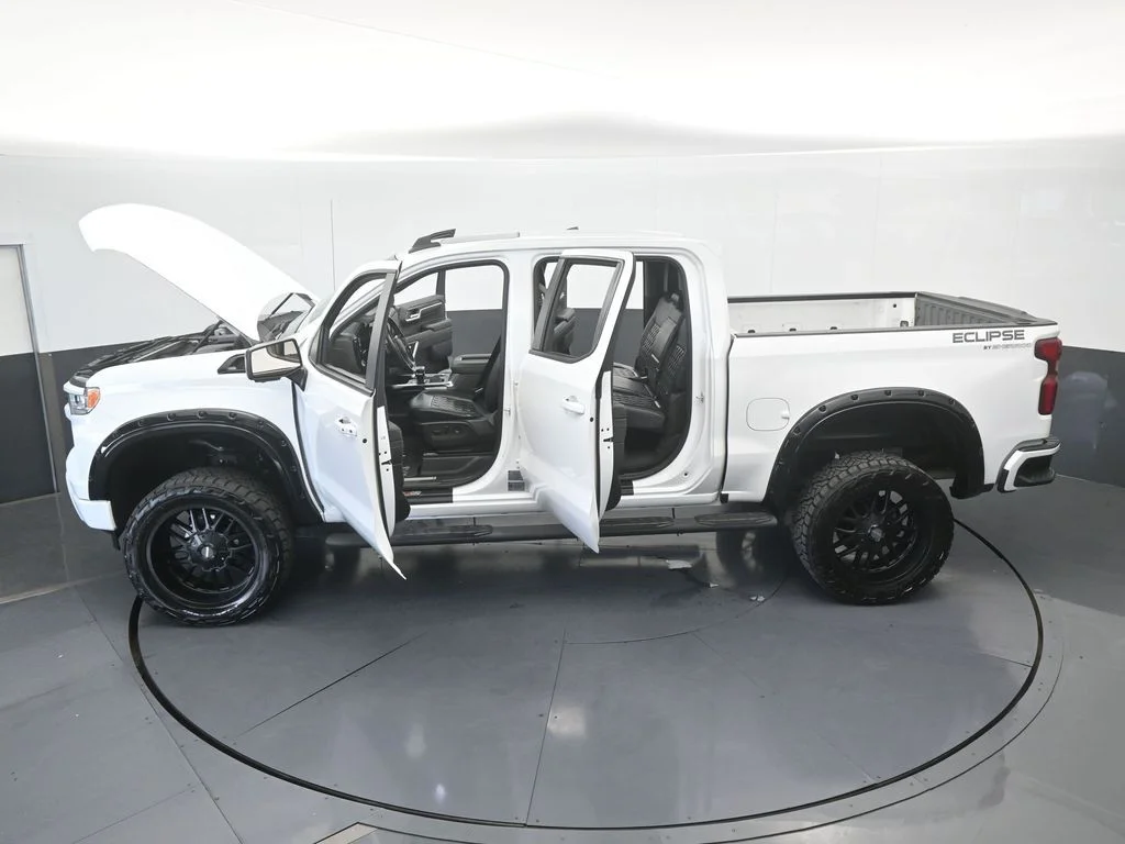 Used 2022 Summit White Chevrolet RST image 71