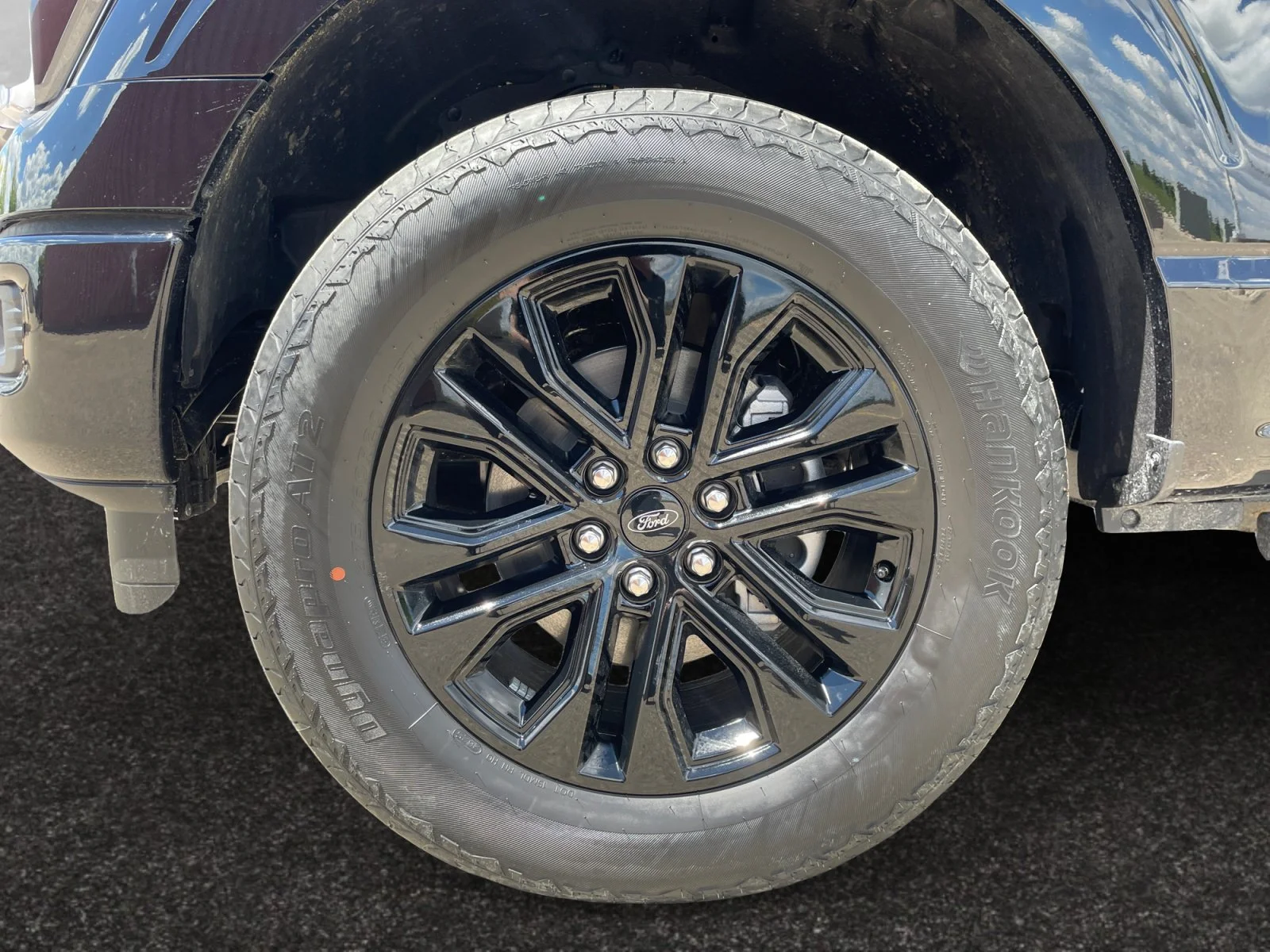 New 2026 Agate Black Metallic Ford Lariat image 9