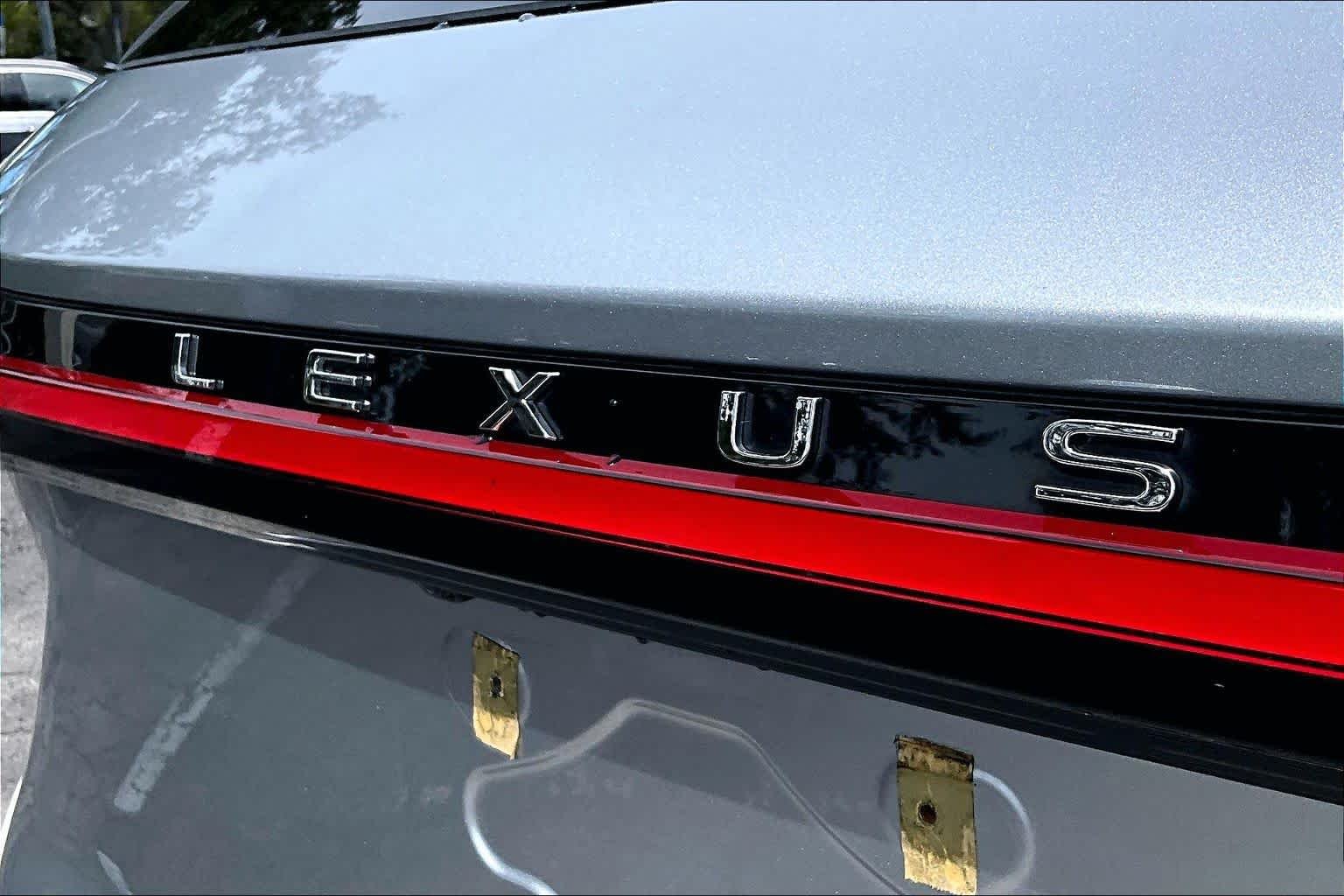 Used 2024 Iridium Lexus Premium Plus image 31
