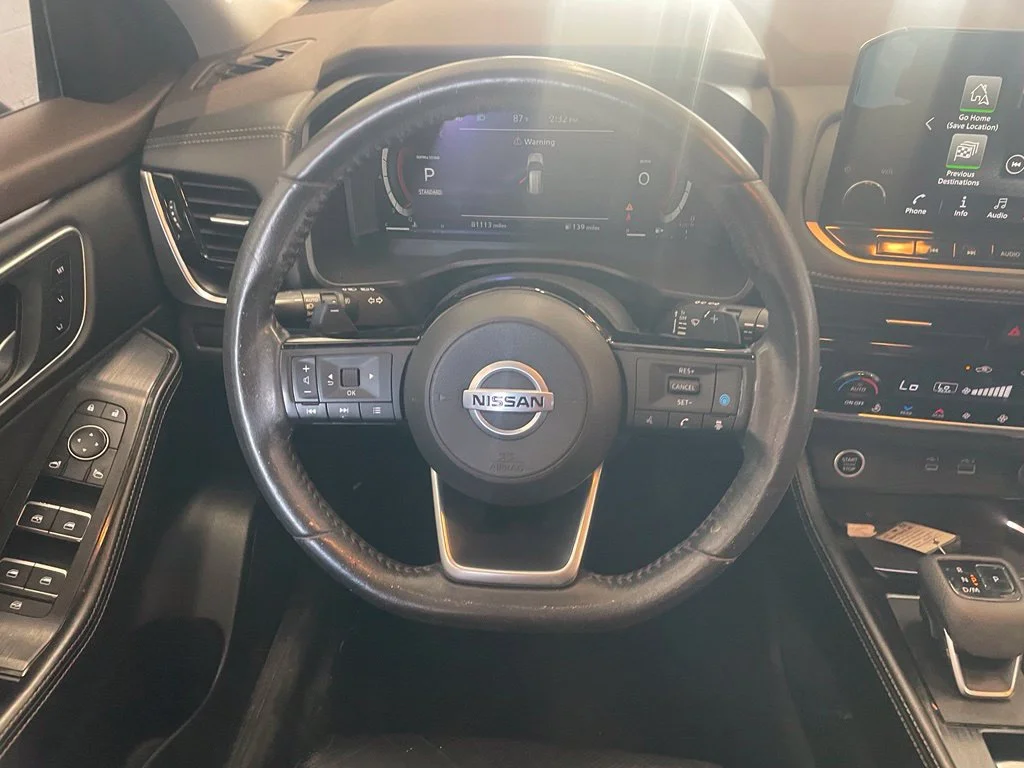 Used 2021 Red Nissan Platinum image 14